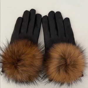 Elegant Black Leather Gloves with Brown Fur Trim